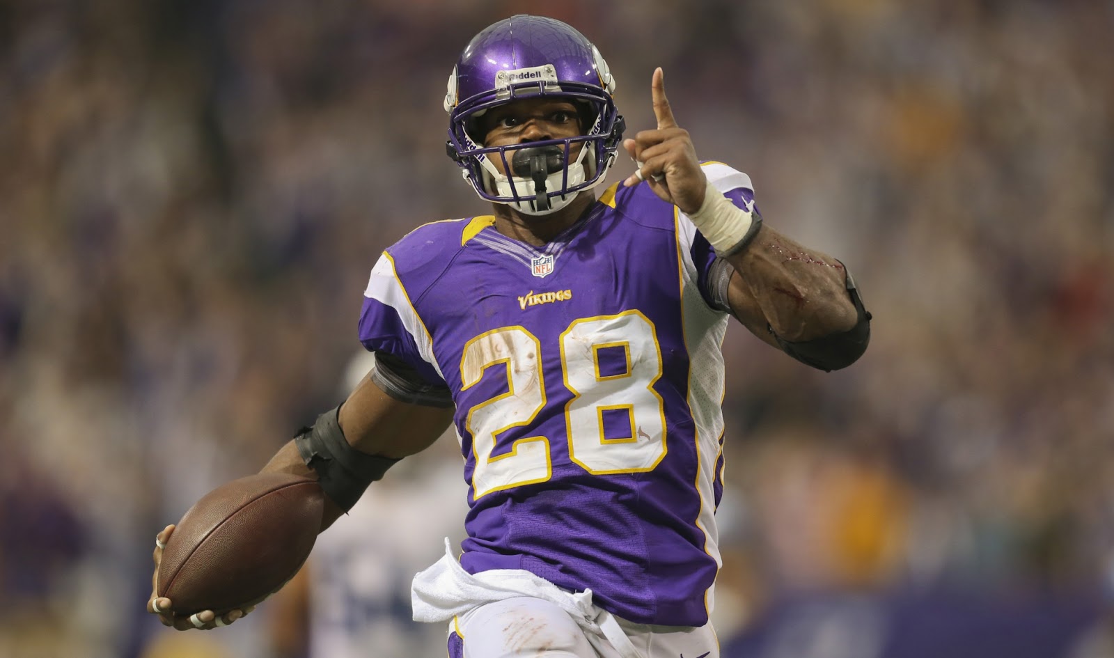 Adrian Peterson Jokes About Pulling A Brett Favre