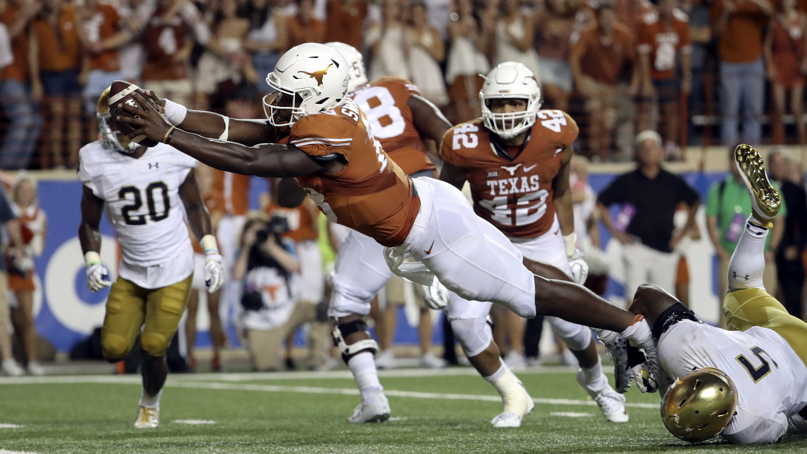 Recap: Texas vs. No. 10 Notre Dame—True Freshman Leads Longhorns To Upset Win In 2OT Over Fighting Irish