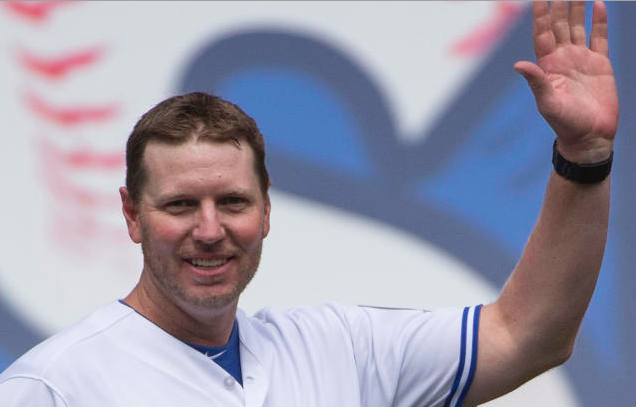Two-Time Cy Young Winner Roy Halladay Dies in Plane Crash