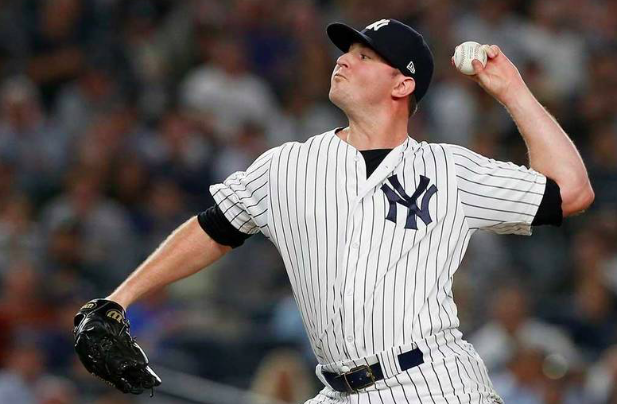 Zach Britton Re-Signs with New York Yankees